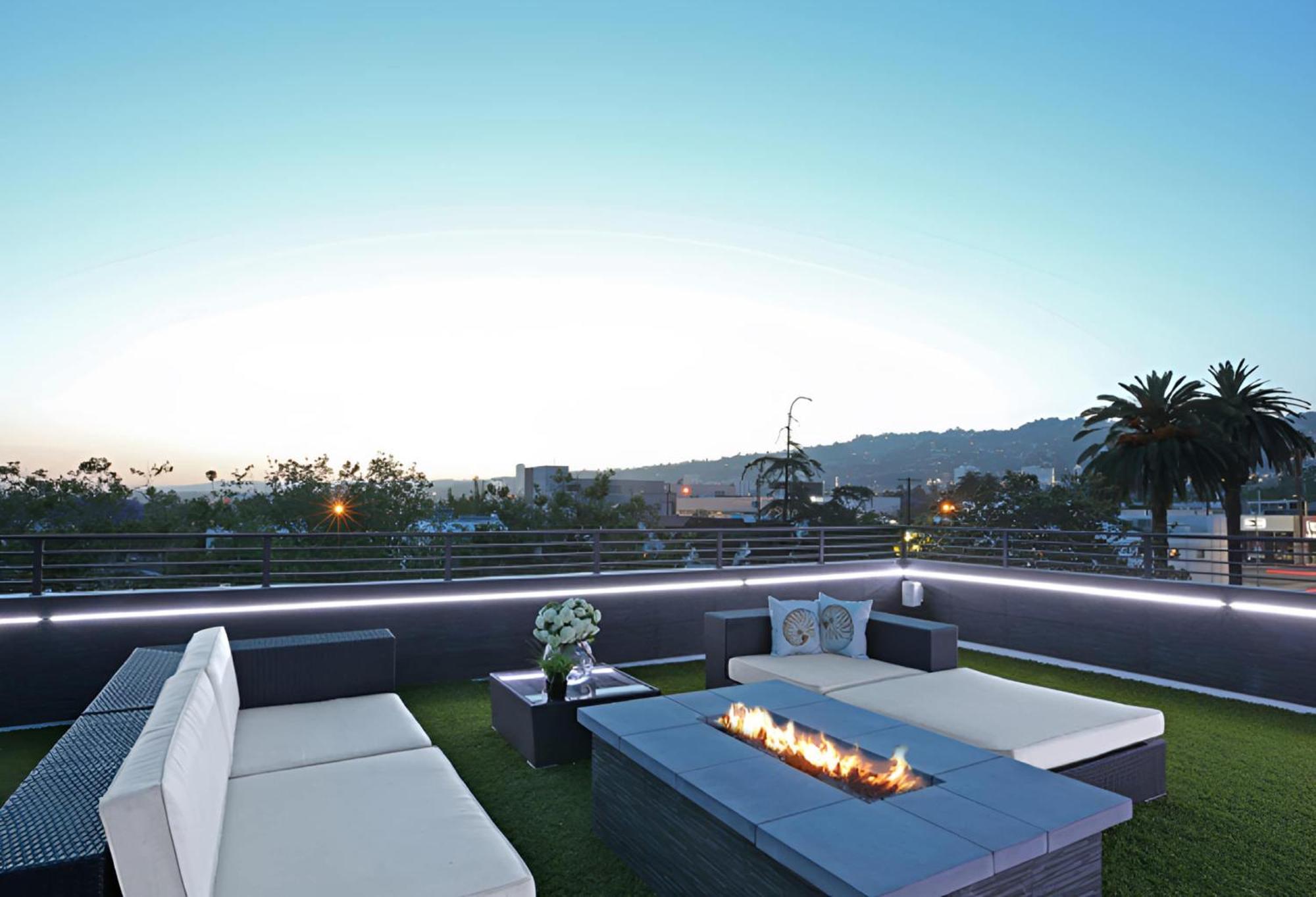 Holiday home New Modern Oasis Off Melrose - Rooftop - Pool